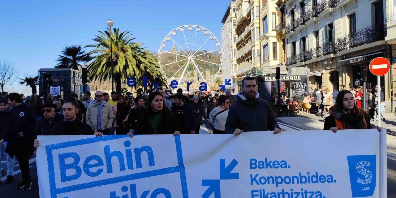 Urtero Martutenen egin ohi dugun mobilizazioa aurten Donostiako erdigunera ekarri dugu, gure aldarriak, hiri guztian zehar ikus daitezen