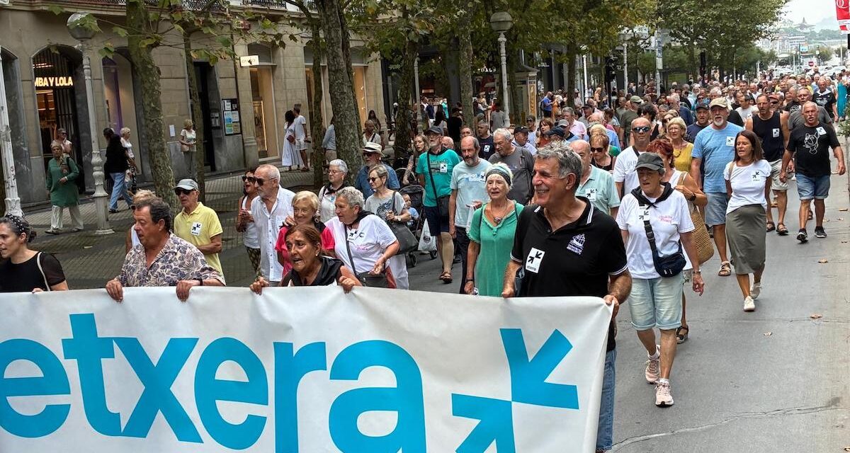 Donostiako jaietan Euskal preso, iheslari eta deportatuen aldeko Manifestazioa