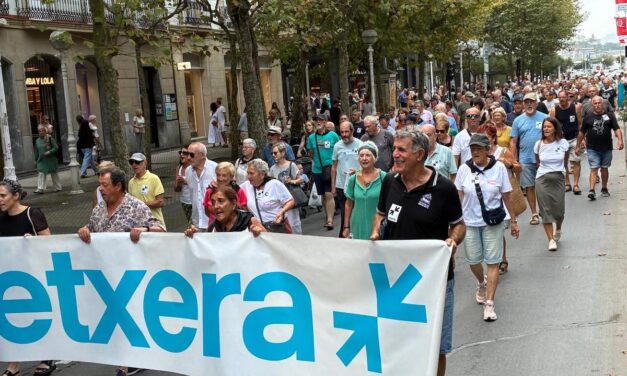 Donostiako jaietan Euskal preso, iheslari eta deportatuen aldeko Manifestazioa