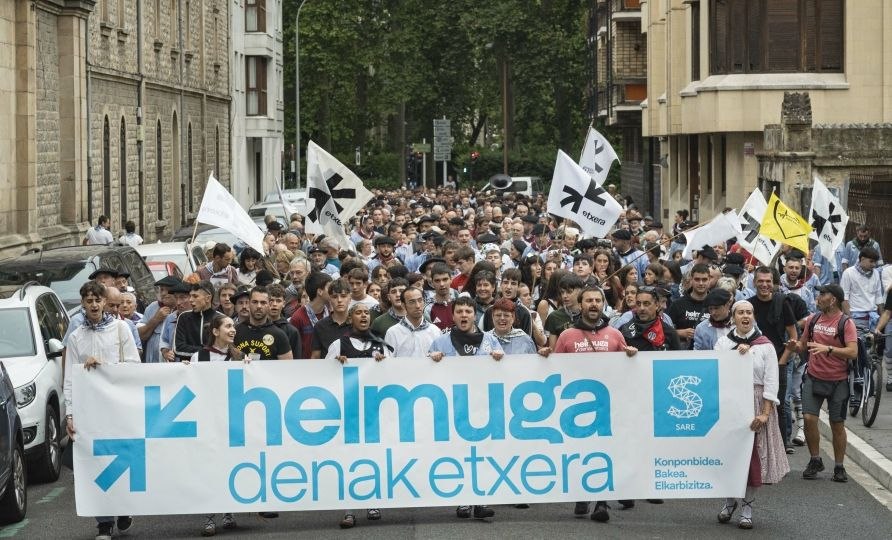 Sarek Gasteizko jaietan euskal presoen auziaren «behin betiko konponbidea» aldarrikatu du
